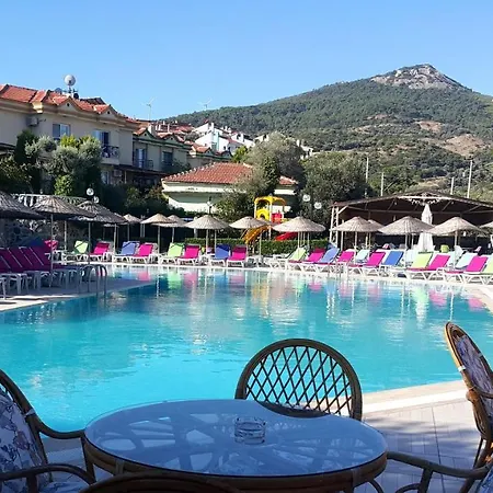 阿利兹度假酒店 Yenifoca